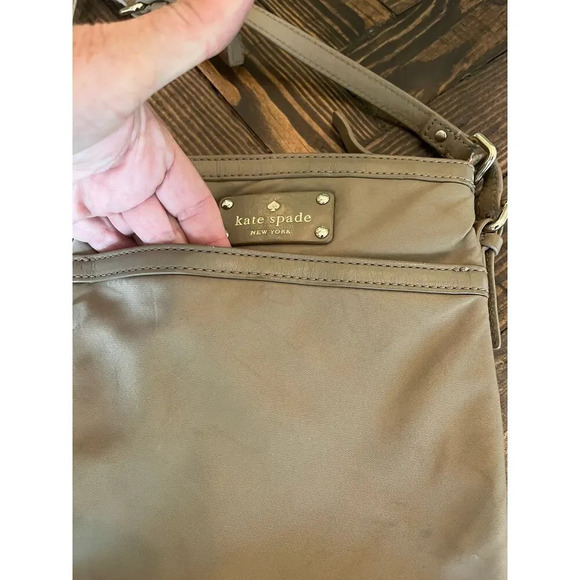 Kate Spade Crossbody Purse Travel Hobbit Academia Cottage Core Classic Simple - Picture 8 of 14